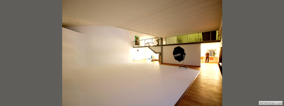 Renovation studio photo